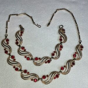 VINTAGE GOLD-TONE NECKLACE & BRACELET SET WITH RED RHINESTONES